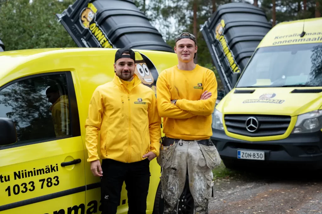 Onnenmaalilta kattojen pinnoitukset ja talojen maalaukset ammattitaidolla. Toimimme Pirkanmaalla ja Kanta-Hämeessä.