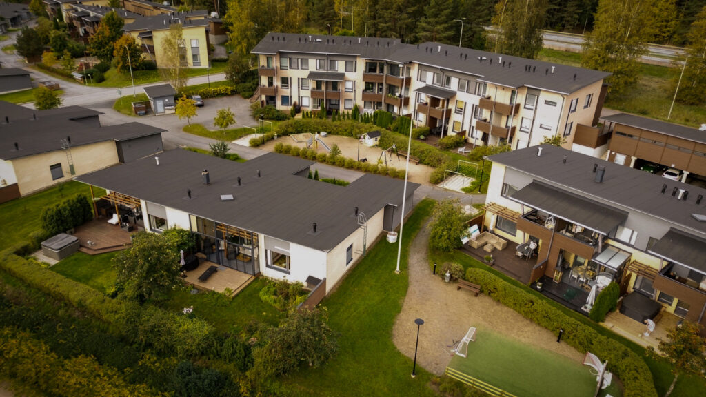 Onnenmaalilta taloyhtiön maalaus ammattitaidolla ja kilpailukykyiseen hintaan.